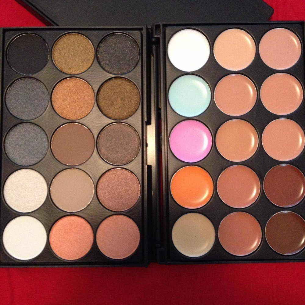 New Contours Palette+ Eyeshadow Palette